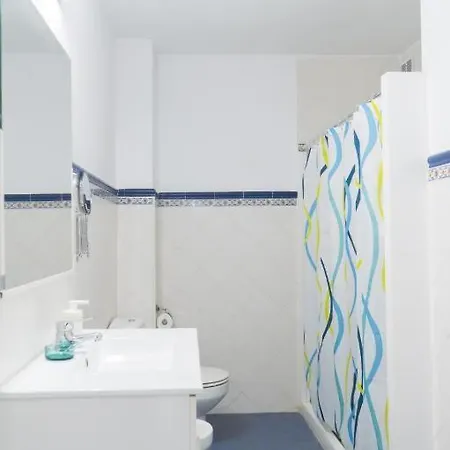 Beautiful Coastal 3-bedroom - 1 Minute Away From Apartman Fuengirola
